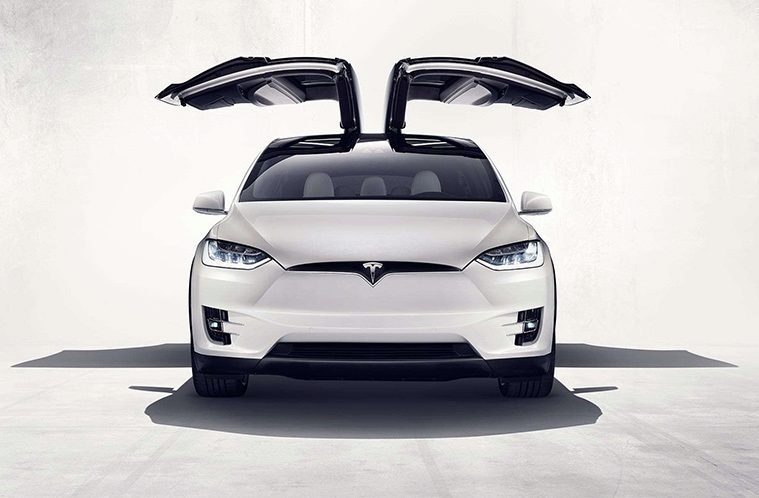 Tesla Model X – nahledak