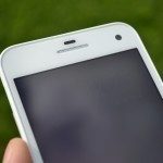 GSmart Guru G1 -reproduktor, senzroy a objektiv kamerky (2)