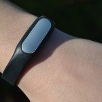 Xiaomi MiBand – nasazený na ruce (3)