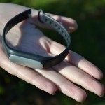 Xiaomi MiBand – položený ve dlani (2)