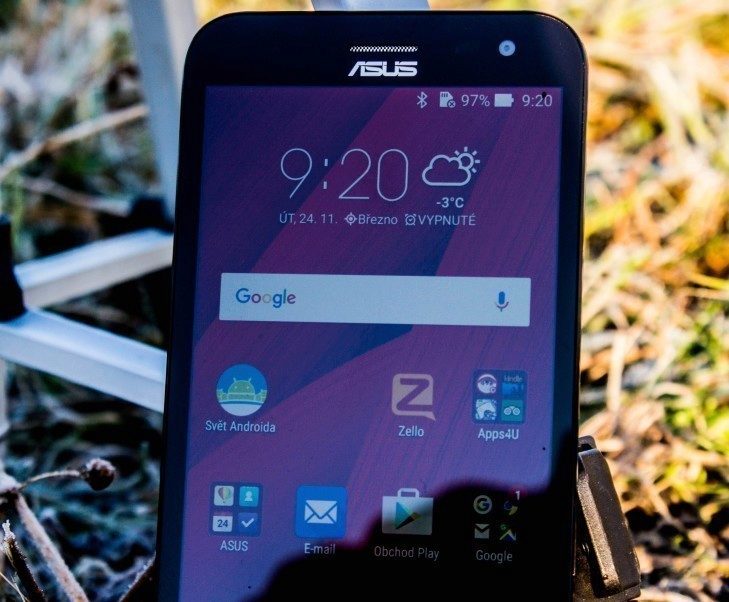 Asus ZenFone 2 Laser - displej