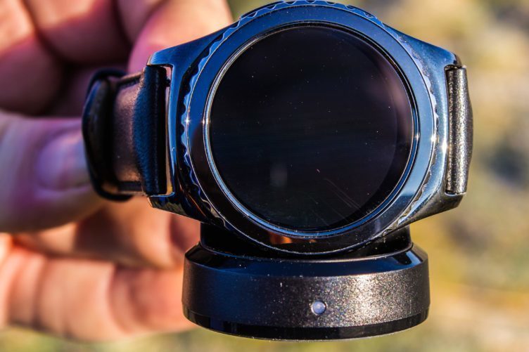 Samsung Gear S2 - s nabíječkou Samsung Gear S2 - s nabíječkou