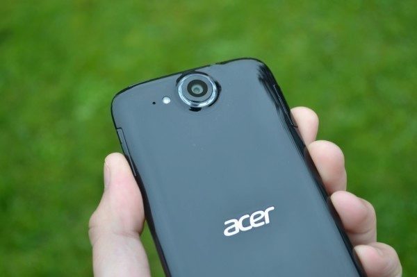 Acer Liquid Jade -  objektiv fotoaparátu (2)
