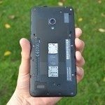 Asus Zenfone 5 – odejmutý zadní kryt (1)