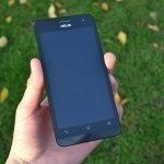 Asus Zenfone 5 – přední strana telefonu (2)