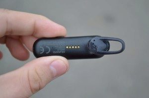 Huawei TalkBand B1 - vyjmuté sluchátko (2)