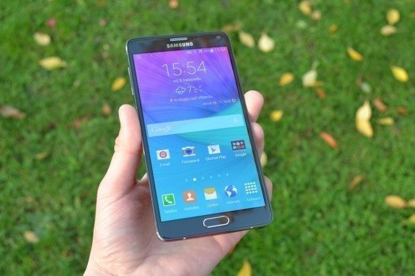 Samsung Galaxy Note 4 - přední strana, displej (3)