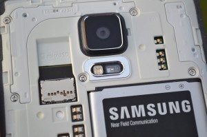 Samsung Galaxy Note 4 - senzory a MicroSD