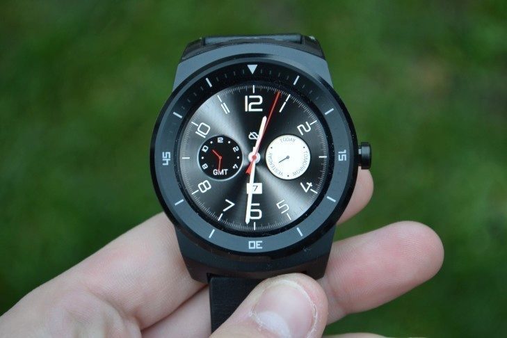 LG G Watch R - displej (2)