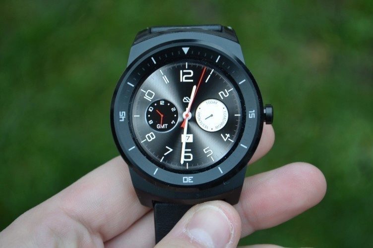 LG G Watch R - displej (2) LG G Watch R - displej (2)