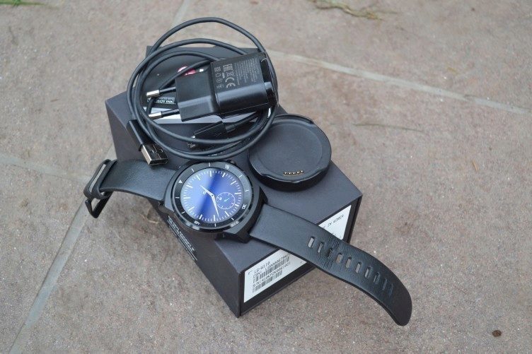 LG G Watch R - obsah balení LG G Watch R - obsah balení