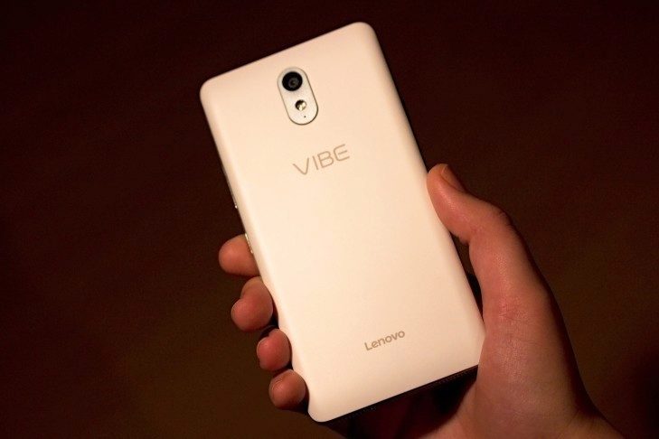 Lenovo Vibe P1m záda (2)