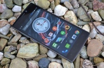 Prestigio Grace (MultiPhone PSP7557) – překrásná žiletka s Androidem (recenze)