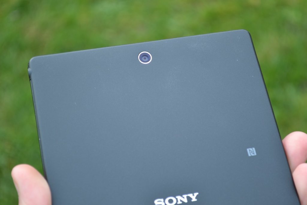 Sony Xperia Z3 Tablet Compact objektiv zadní kamery