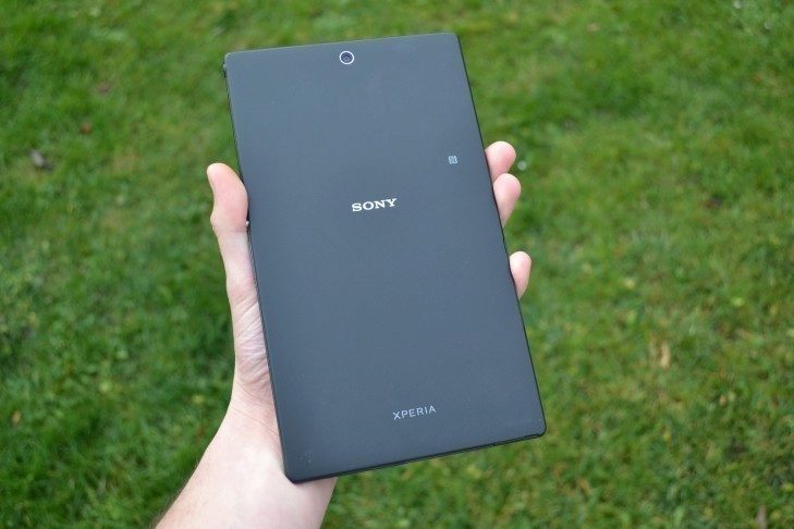 Sony Xperia Z3 Tablet Compact -  zadní strana (1)