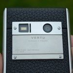 Vertu Aster – fotoaparát, štítek (2)