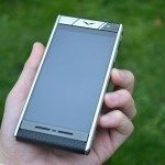 Vertu Aster – přední strana telefonu (1)