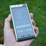 Vertu Aster – přední strana telefonu, displej (2)