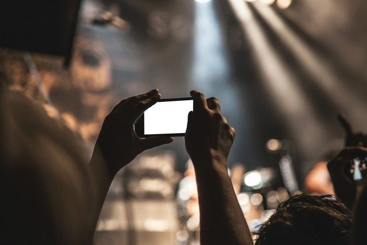 Na rychlost vybíjení baterie telefonu má vliv celá řada faktorů