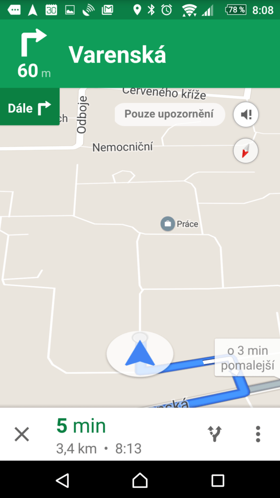 Zapnutí a vypnutí hlasových pokynů