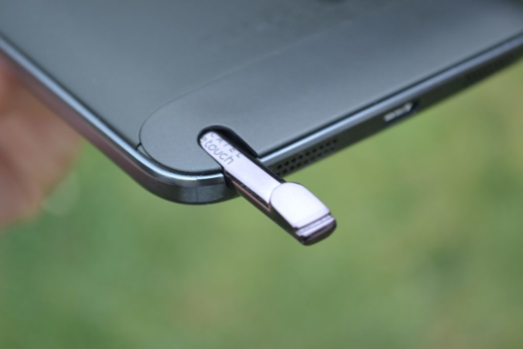 Alcatel One Touch Hero 2 stylus v těle