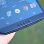 Nexus 6 – spodní reproduktor