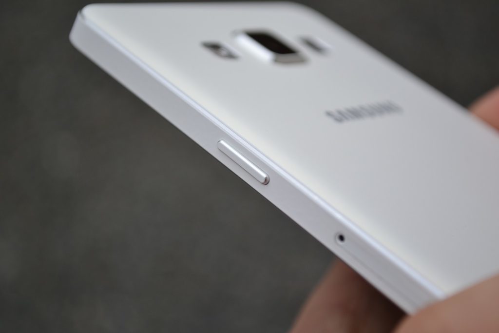 Samsung Galaxy A5 konstrukce telefonu 2