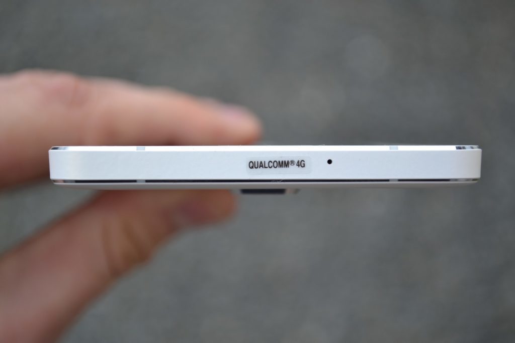Samsung Galaxy A5 konstrukce telefonu 5