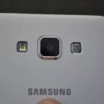 Samsung Galaxy A5 –  objektiv zadního fotoaparátu (1)
