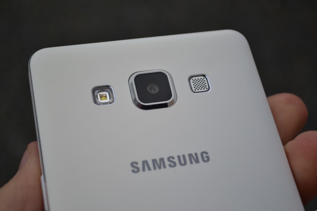 Samsung Galaxy A5 objektiv zadního fotoaparátu 2