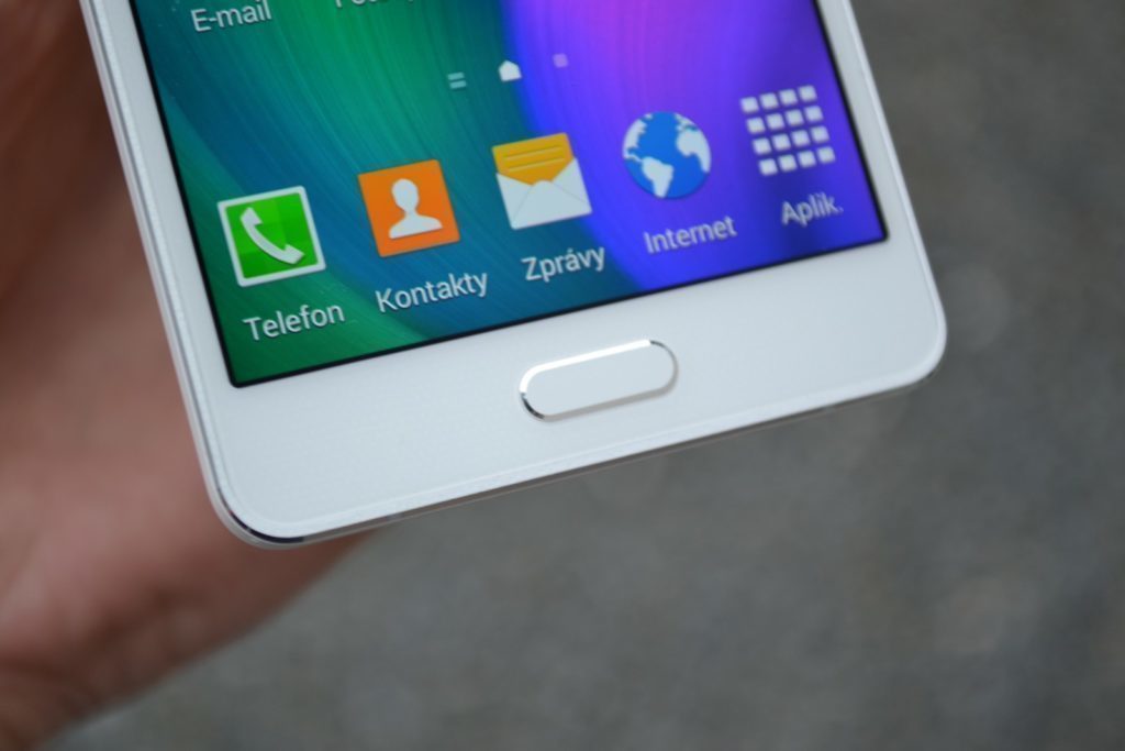 Samsung Galaxy A5 ovládací tlačítka
