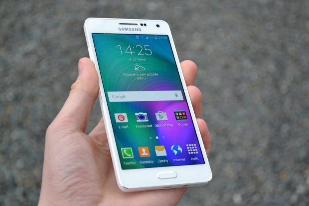 Samsung Galaxy A5 přední strana telefonu 5