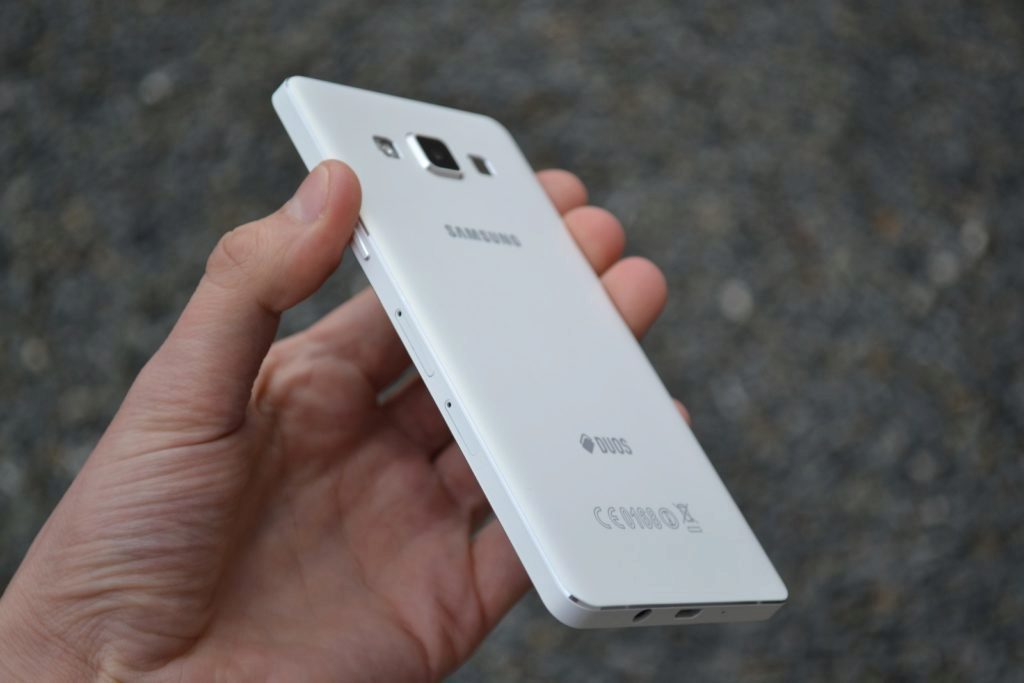 Samsung Galaxy A5 zadní strana telefonu 1