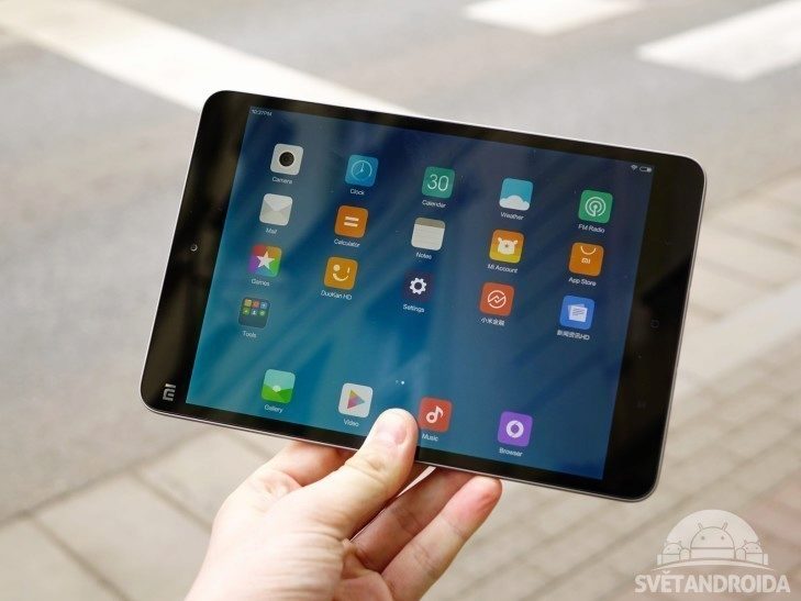 Xiaomi Mi Pad 2 - konstrukce, držení v ruce