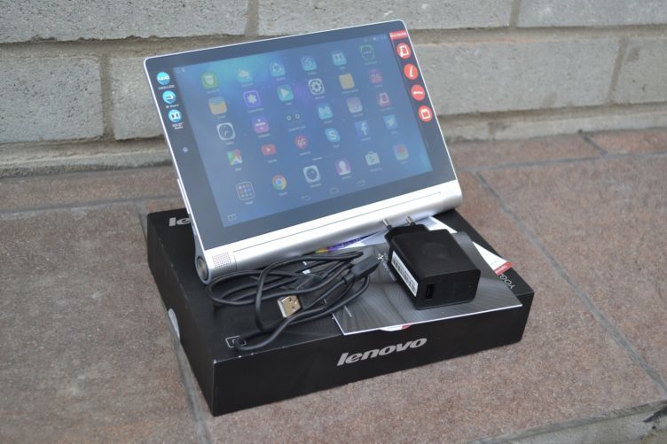 Lenovo-Yoga-2-8 - obsah balení Lenovo-Yoga-2-8 - obsah balení