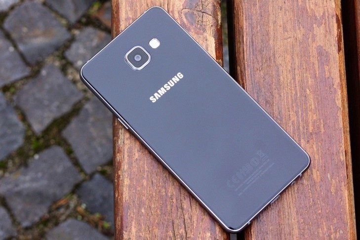 Samsung Galaxy A5 (2016) záda