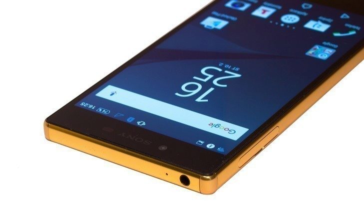 Sony Xperia Z5 Premium displej 1