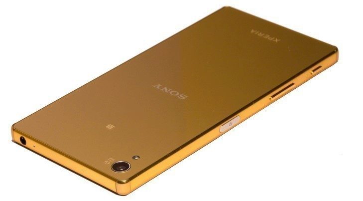 Sony Xperia Z5 Premium záda 2