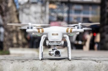 Nizozemská policie cvičí orly, kteří likvidují nebezpečné drony za letu