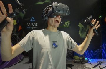 Vyzkoušeli jsme virtuální realitu na vlastní kůži. HTC Vive, nebo Oculus? Kdo bude hrát prim a proč?