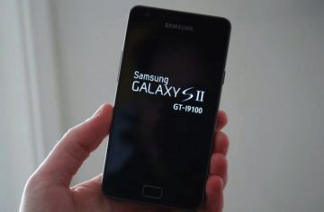 Legenda ožívá. Samsung Galaxy S2 dostává Android 6 díky CyanogenModu
