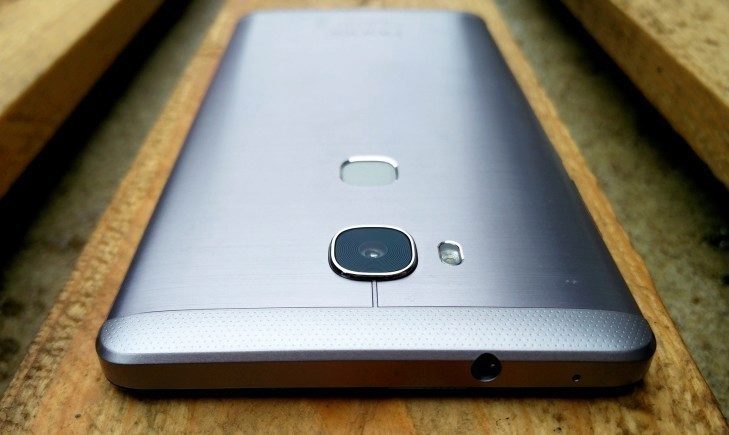 Honor 5x - detail na fotoaparát