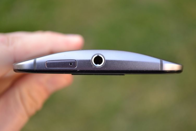 Motorola Moto X (2014) - 3,5mm jack Motorola Moto X (2014) - 3,5mm jack