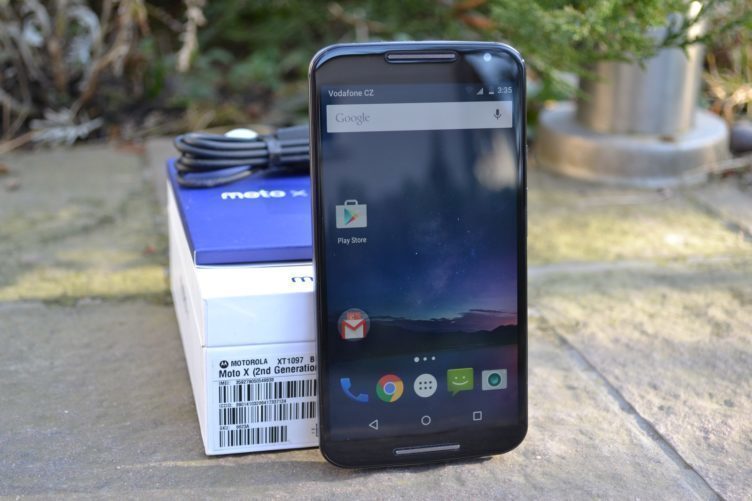 Motorola Moto X (2014) - obsah balení Motorola Moto X (2014) - obsah balení