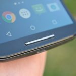 Motorola Moto X (2014) – spodní reproduktor