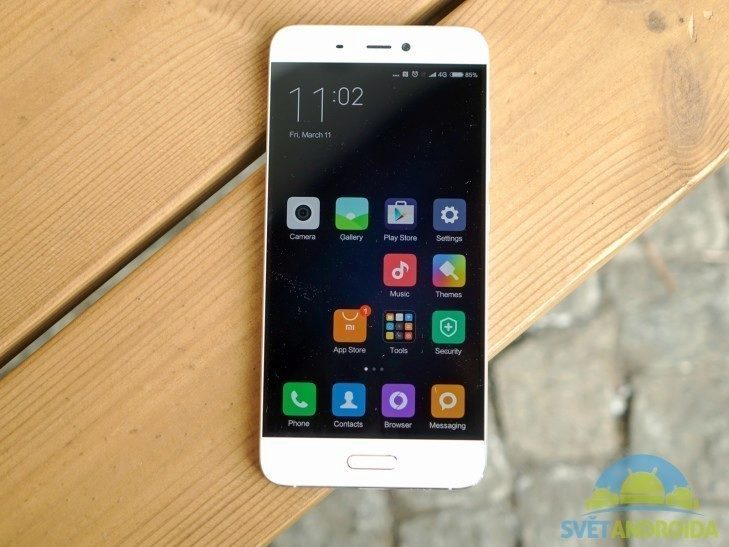 Xiaomi Mi5 - konstrukce, přední strana