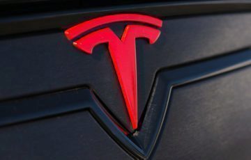 Chystá Tesla nové „žihadlo“? To se již brzy dozvíme