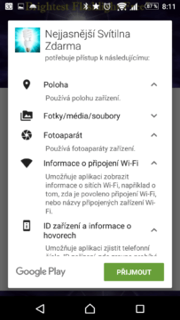 Nač svítilna potřebuje přístup k poloze a souborům?