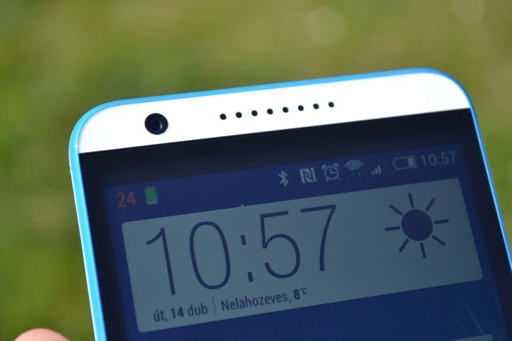 HTC Desire 820 objektiv přední kamery dioda senzory reproduktor