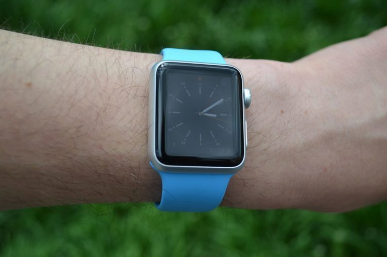 Apple Watch -  přední strana hodinek (2)